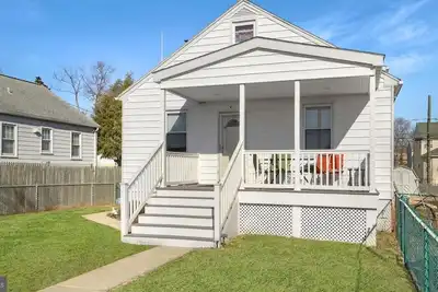 Image de Beautifully remodeled 1950's home. Bwi airport 5 mins away