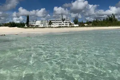 Image de Ground floor condo with private beach. Pet friendly
