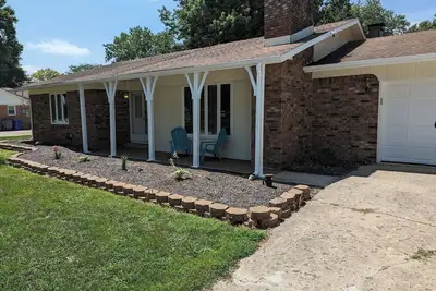 Image de Cozy and Quiet Three Bedroom Two Bathroom Ranch