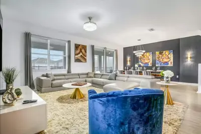 Image de 8 bedroom villa w/hot tub, pool — Minutes from Disney