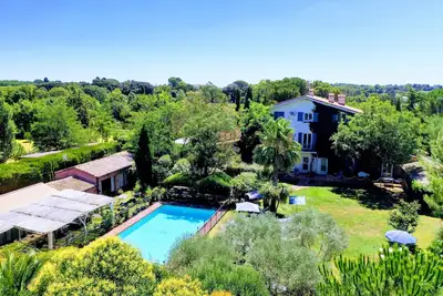Image de Gîte Pic St Loup aux Coquilloux  entre nature et piscine à 10minutes des plages