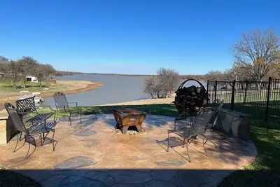 Image de Family Friendly Lewisville Lakefront house