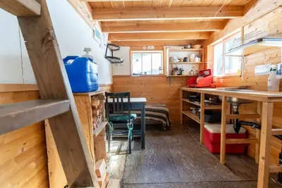 Image de Tiny Cabin, off grid ski cabin