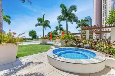 Image de Salt at Kakaako Luxury Penthouse - Oceanview, pool, hot tub, parking, 3 minimall