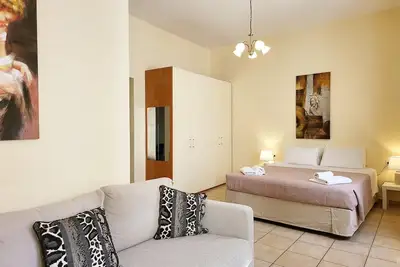 Image de Katrina  4 first floor studio with balcony