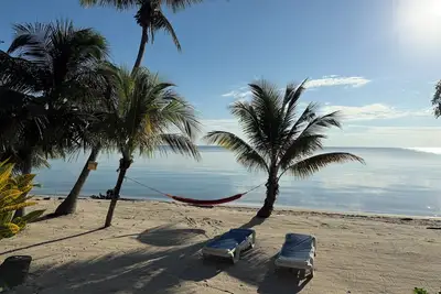 Image de Beachfront with 3 private spaces on one property