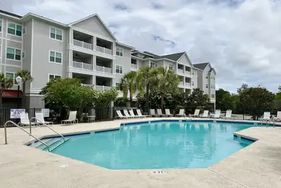 Image de Luxury Condo 2 miles to the beach! Great for traveling Nurses!