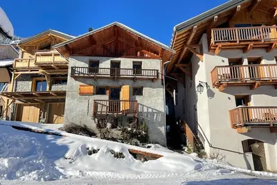 Image de Chalet 8 people 3 bedrooms + mezz, 6 min. from the gondola, 120m swimming pool comm. heated,