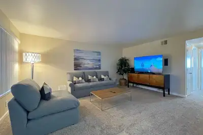 Image de Chic 2 Bdr apartment in Redwood City, Ca