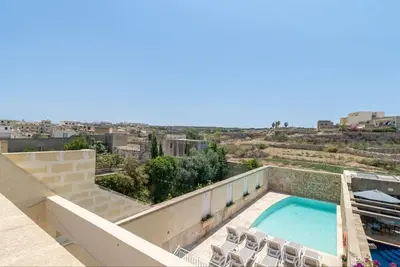 Image de House of character with heated indoor pool in Gozo