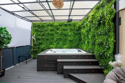 Image de Nuit-parisienne : Superbe appartement tout confort avec Spa et son écran cinéma