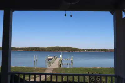 Image de Waterfront 3000 Sqft Home W\/ Pier, Wrap Porch, Kayak, Paddle Board, Fire Pit