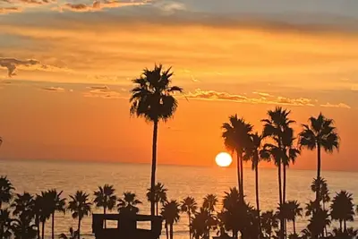 Relax and Reset in this Las Gaviotas Cozy Condo