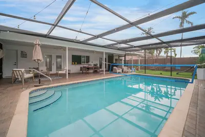 Image de Sun-Soaked Fll Getaway • Pool • Bbq • Near Beaches