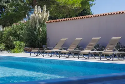 Image de Bel appartement avec Wifi, climatisation, piscine privée, Tv, terrasse, animaux admis, parking