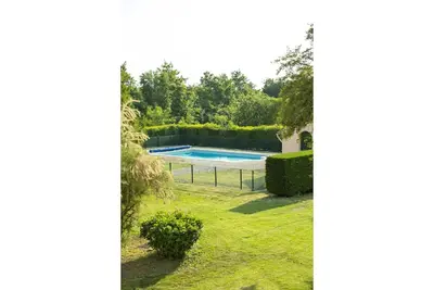 Le Morgon-Ferme de caractère au calme avec piscine dans parc arboré