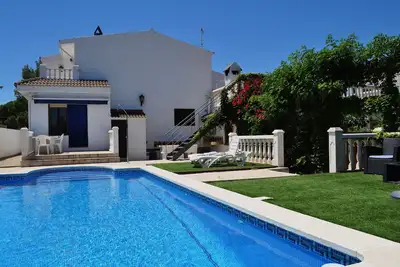 Image de Large Villa with pool, ideal for families 5 minutes from the sea.