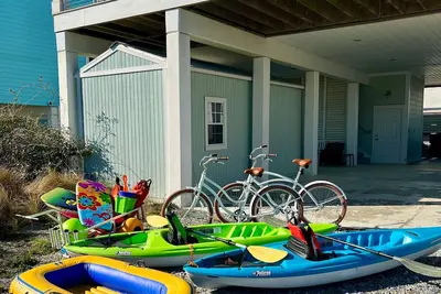 Image de Wow Views! ! Elevator, hot tub, gorgeous dog-friendly home on Csb, sleeps 10!