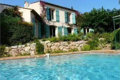 Image de Villa d'exception avec vue mer, piscine à débordement – Presqu'île Saint-Tropez
