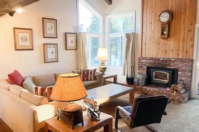 Image de Wildflower 38: Pet Friendly, Close to Green Line Shuttle