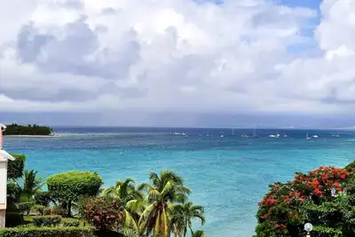 Image de T 3 avec vue sur l'ilet Gosier et la Basse Terre