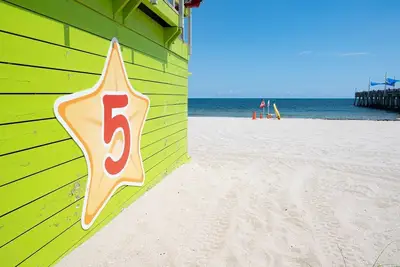 Image de Paradise Shores #5 | 1 block to beach | 1 gig WiFi
