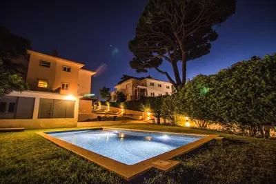 188 Apartments - Estrelícia (pool and balcony)