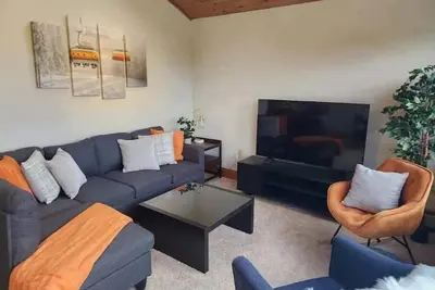 Image de Stylish home w/ Wd, stunning views, mins to Okemo