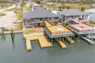 Image de Vista De La Bahia is Waterfront in Poc
