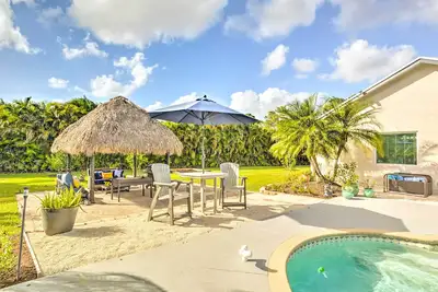 Image de West Palm Beach Home w/ Private Outdoor Pool!
