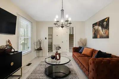 Image de 3 Miles from Hope Mills Lake! 2 acre home with 5 SmartTvs + Self Check