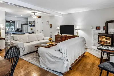 Image de Golf, Lake Pinneo, Fireplace | Windsor Village 3d