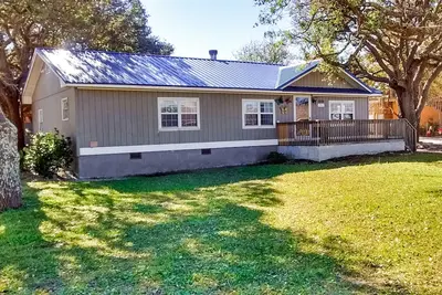 Image de Charming dog-friendly home near beach with central Ac & W/D