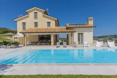 Image de Charming holiday home with pool and sea view, equipped with every comfort, just 6 km from the beach.