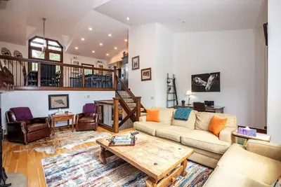 Image de Steps From Ski Slopes - Luxury Highlands Meadows Townhome