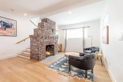 Image de Luxury 4-bed home in Riverside Heights!