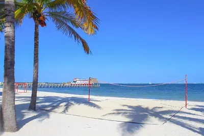 Image de Soak up paradise and luxury! Five pools, beautiful views of white sandy beach.