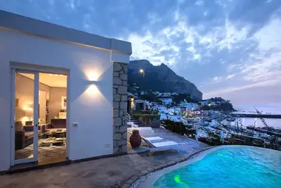Image de Sunset On The Ocean - Jacuzzi Infinity Pool - 10 Minutes To The Piazzetta