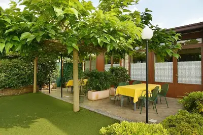 Image de Apartment 6 with patio, pool, soccer field and gated parking lot
