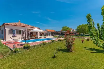Image de Maison de vacances Pakovo Selo pour 1 - 8 personnes avec 3 chambres Ă coucher - Maison de vacances