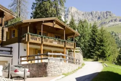 Image de Chalet karezza Facing ski slopes carezza 20 min from Bolzano altoadige
