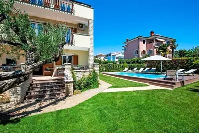 Image de Maison de vacances Rovinj pour 1 - 13 personnes avec 7 chambres à coucher - Maison de vacances