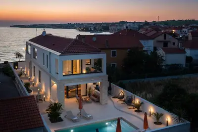 Image de Maison de vacances Petrčane pour 1 - 8 personnes avec 3 chambres à coucher - Maison de vacances