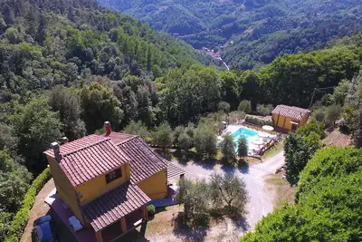 Martina&VanessaResidence panoramic pool exclusive use, WiFi, trakking trail