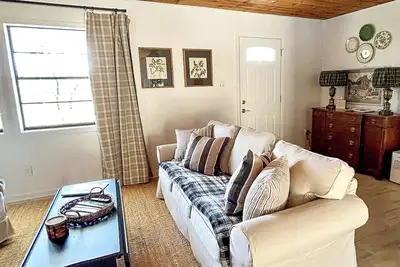 Image de Cozy Cabin, Central Ac, 5 Min. to Buffalo River, Pets & Families Welcome!