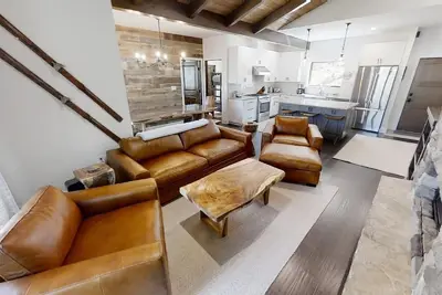 Image de Chalet Genepi - New Property! - Taos Ski Valley - Fireplace - Mountain Views - H