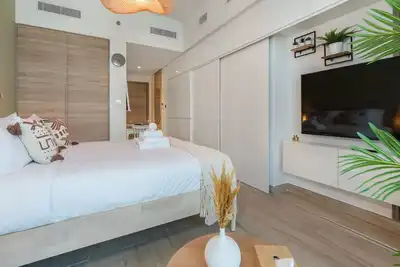 Image de Cozy studio with marina views and balcony