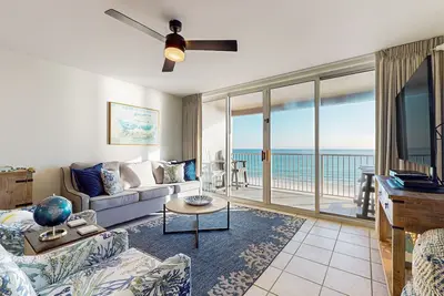 Image de Oceanfront, 7th-floor condo with balcony, pool, hot tub, Ac & washer/dryer