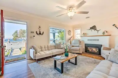 Image de Stunning Seattle Home on Alki Beach w/ Sound View!