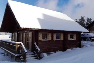 Image de Chalet, 350m du centre station, piscine, terrasse, cheminée ou poêle à bois, télévision, 56m²
